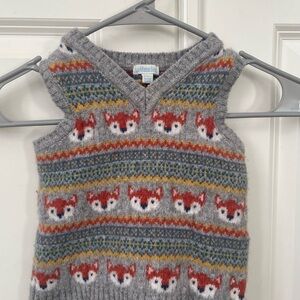 Jojo Maman Bébé 2 piece set. Size 2-3 years Gray Fox Patterned Knit Vest